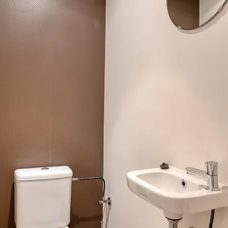 Διαμέρισμα Charming 1-br Retreat With Coastal View